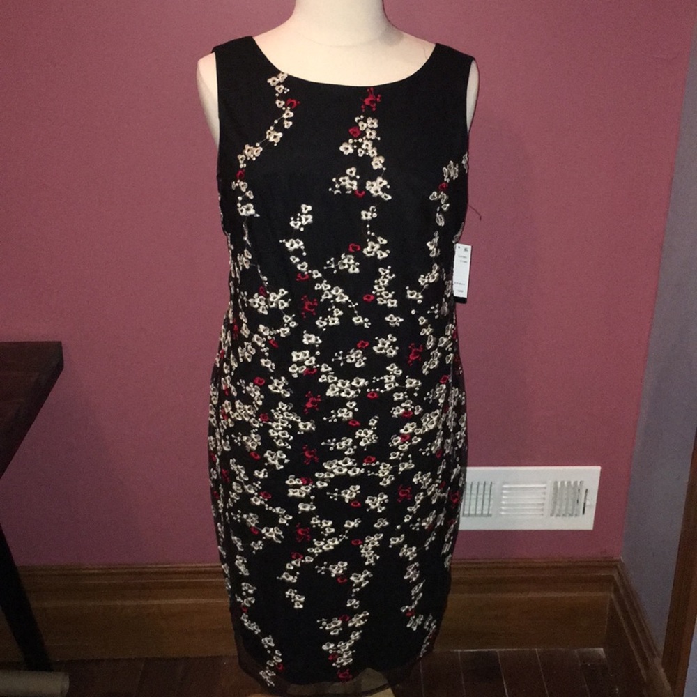 NWT sleeveless embroidered midi dress!
